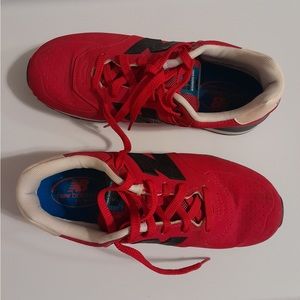 Red New Balance Woman size 8